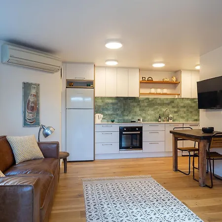 Stunning Self-Contained Apartment